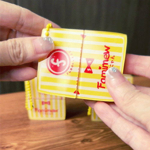 Famimew - Acrylic Pull